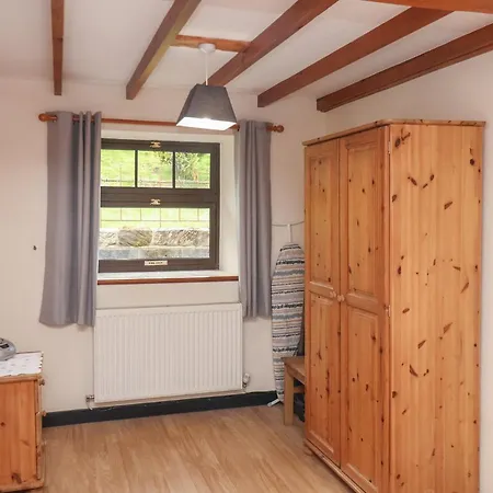 Cow Byre * 惠特比